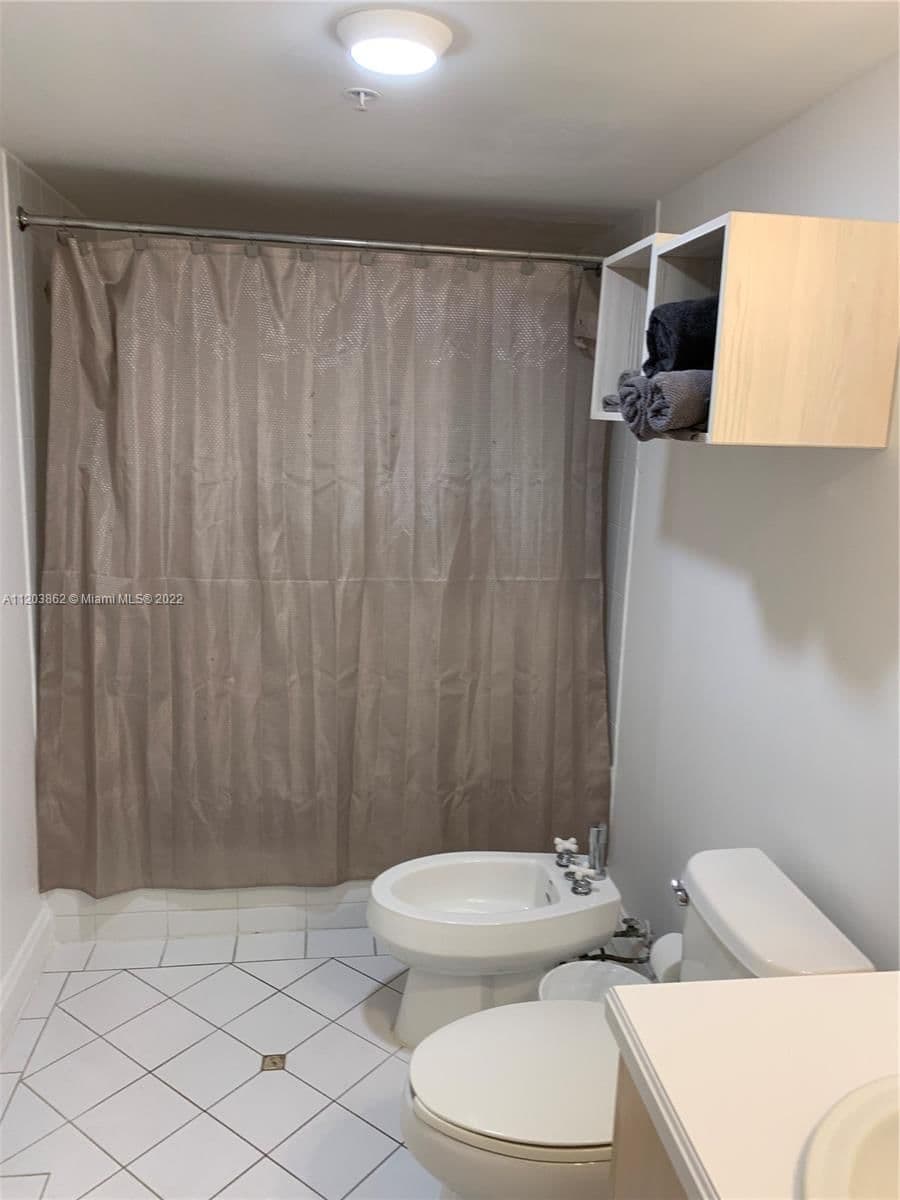 1+1 Condo — 2951 Bayshore Dr #417, Miami, FL 33133