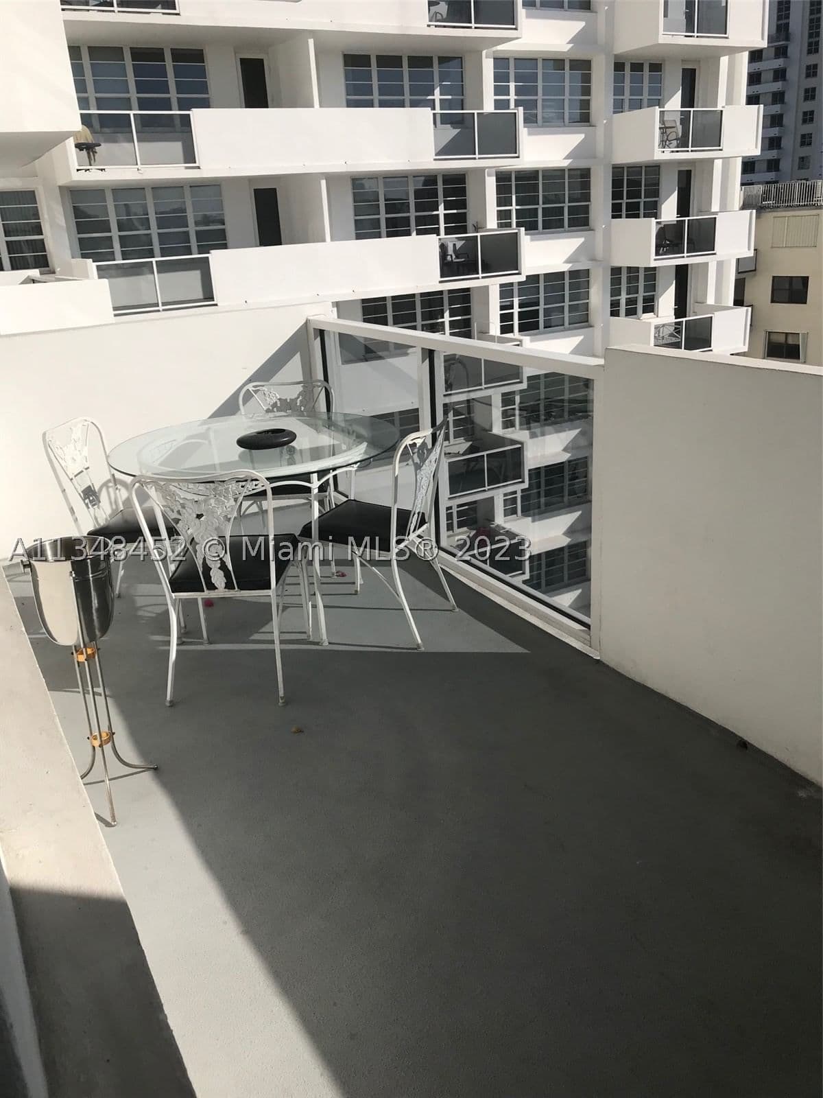 2-bedroom Condo — 100 Lincoln Rd #1007, Miami Beach, FL 33139