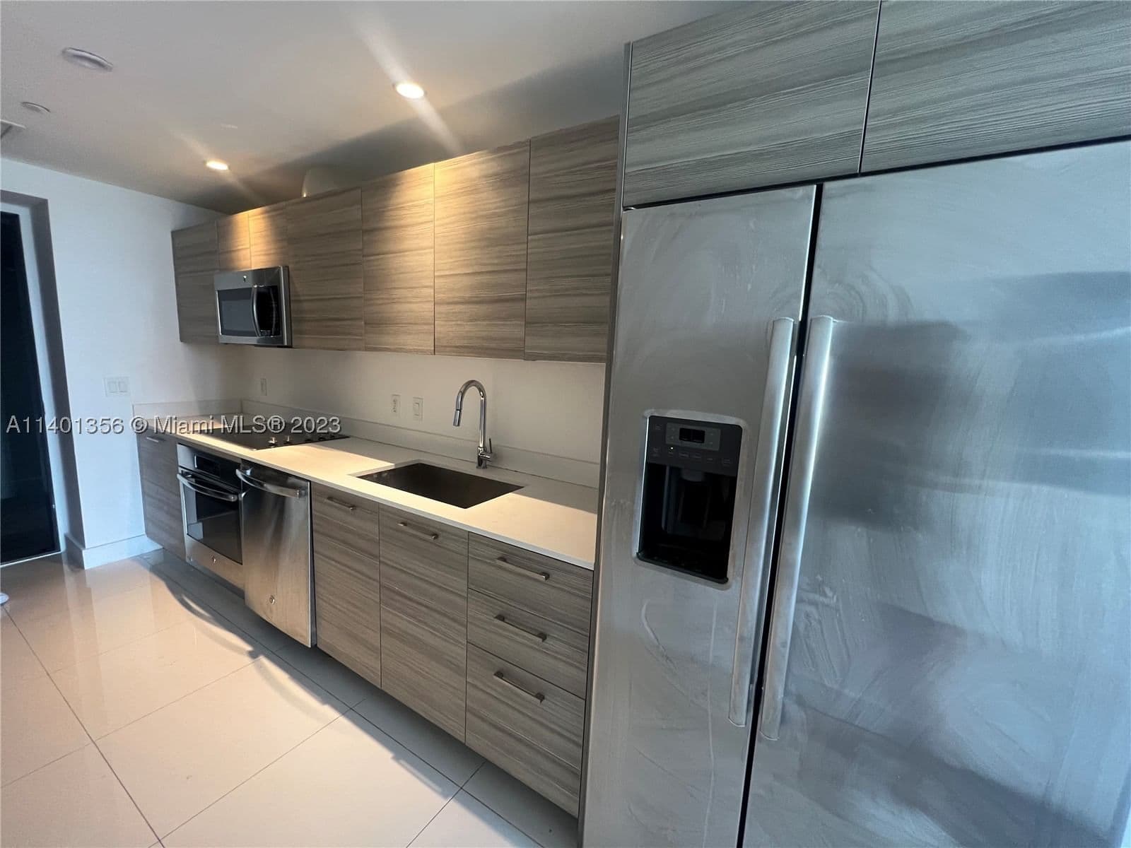 1-bedroom Condo — 121 34 St #2215, Miami, FL 33137