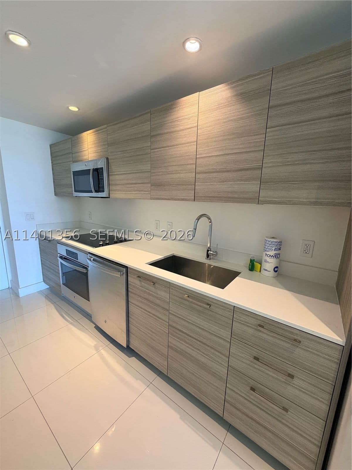 1-bedroom Condo — 121 34 St #2215, Miami, FL 33137