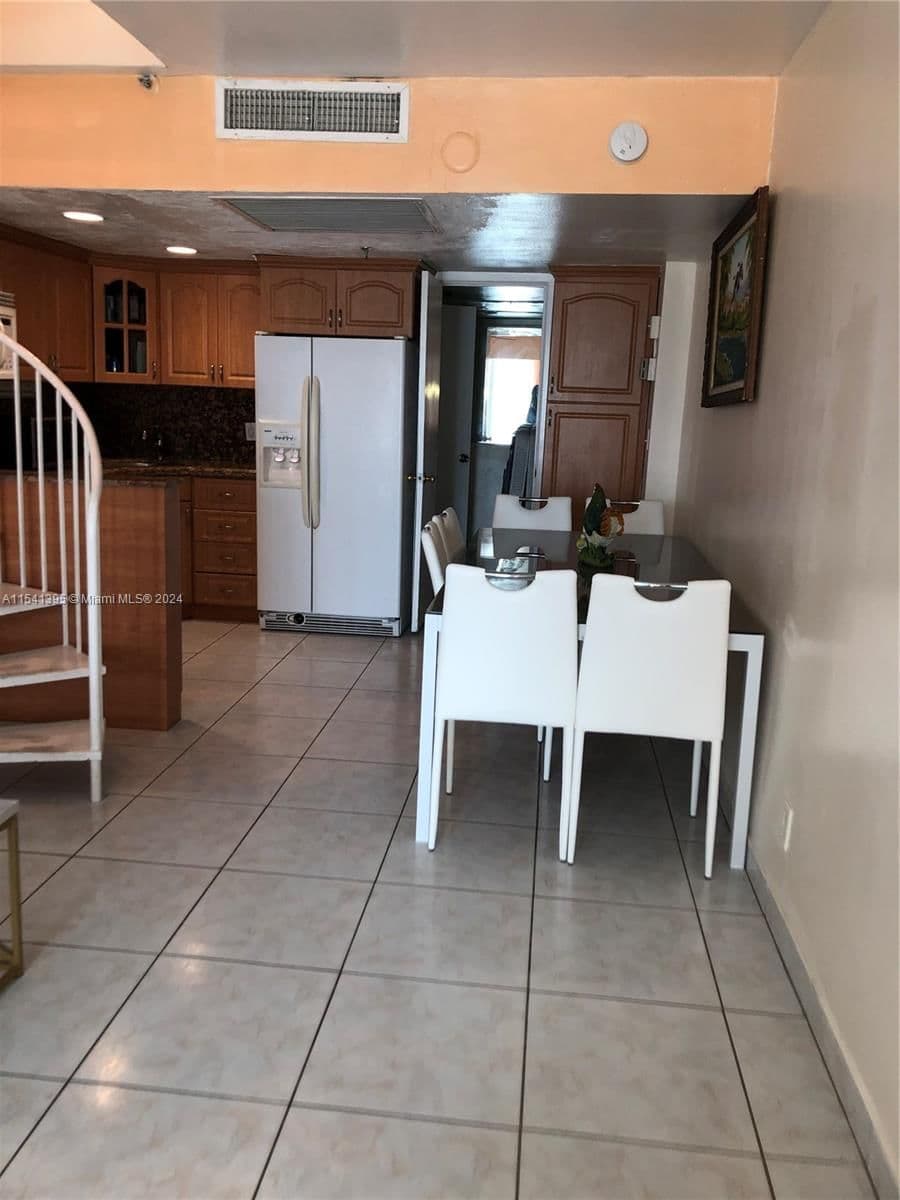 1+1 Townhouse — Miami Beach, FL 33140