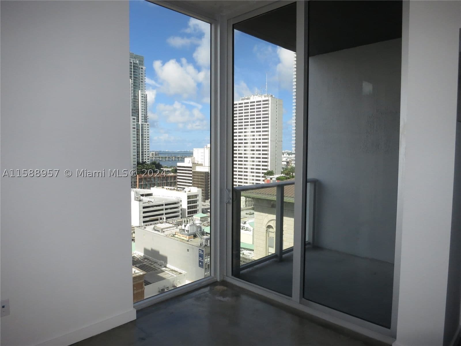 1+1 Condo — 151 1 St #1704, Miami, FL 33131