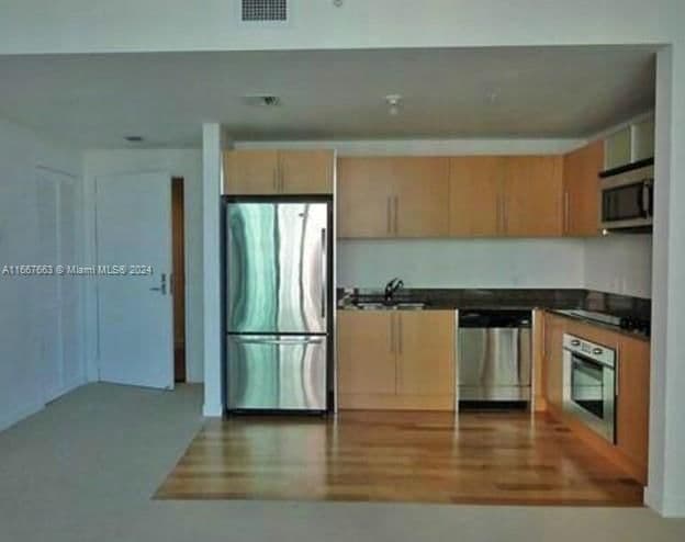 1+1 Condo — 300 Biscayne Blvd #T-1703, Miami, FL 33131