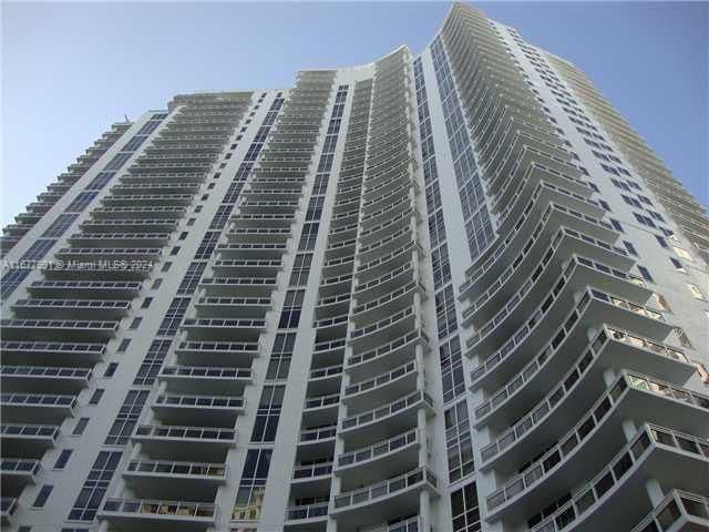 1+1 Condo — 901 Brickell Key Blvd #1701, Miami, FL 33131
