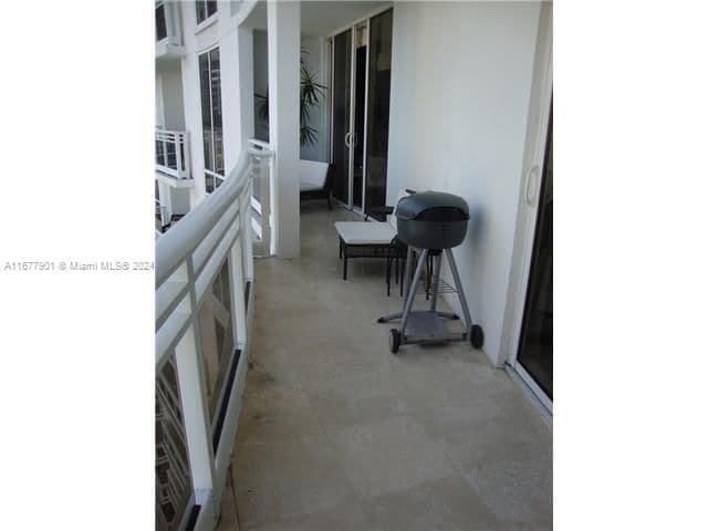 1+1 Condo — 901 Brickell Key Blvd #1701, Miami, FL 33131