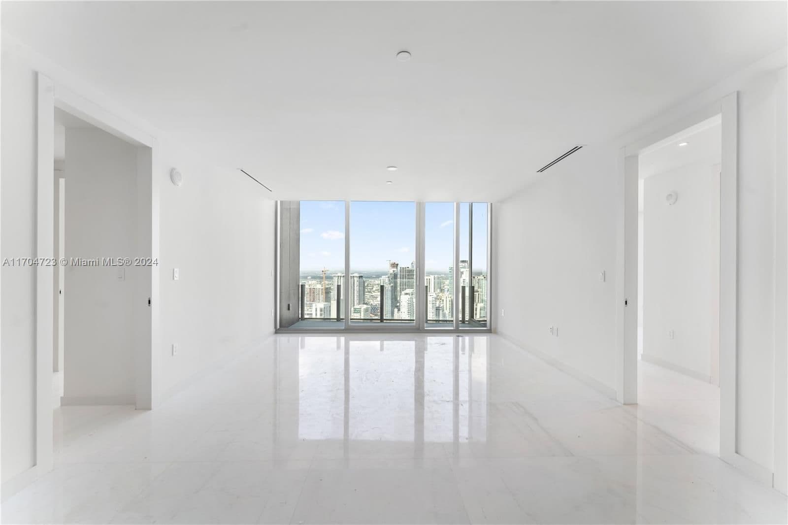 2+1 Condo — 300 Biscayne Blvd Way #5209, Miami, FL 33131