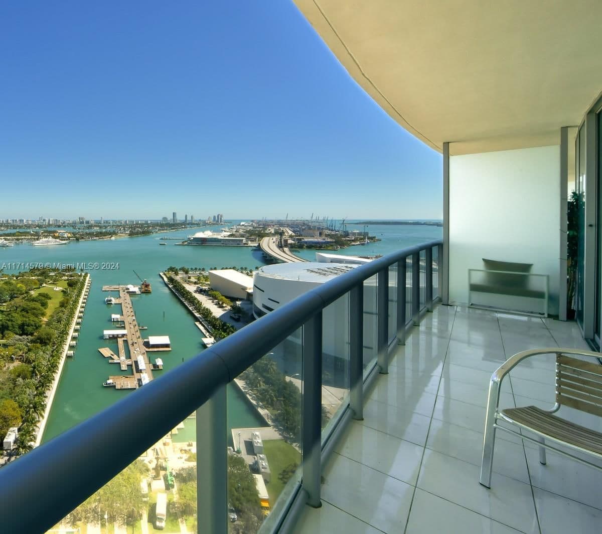 1+1 Condo — 888 Biscayne Blvd #2511, Miami, FL 33132