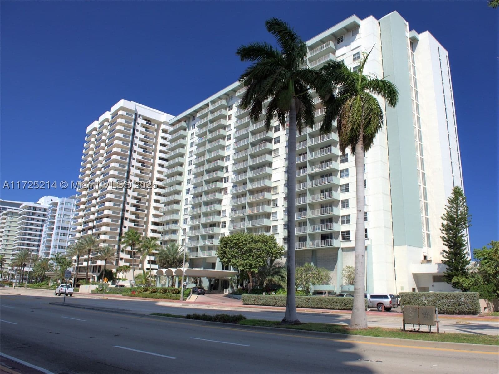1+1 Condo — 5701 Collins Ave #1011, Miami Beach, FL 33140