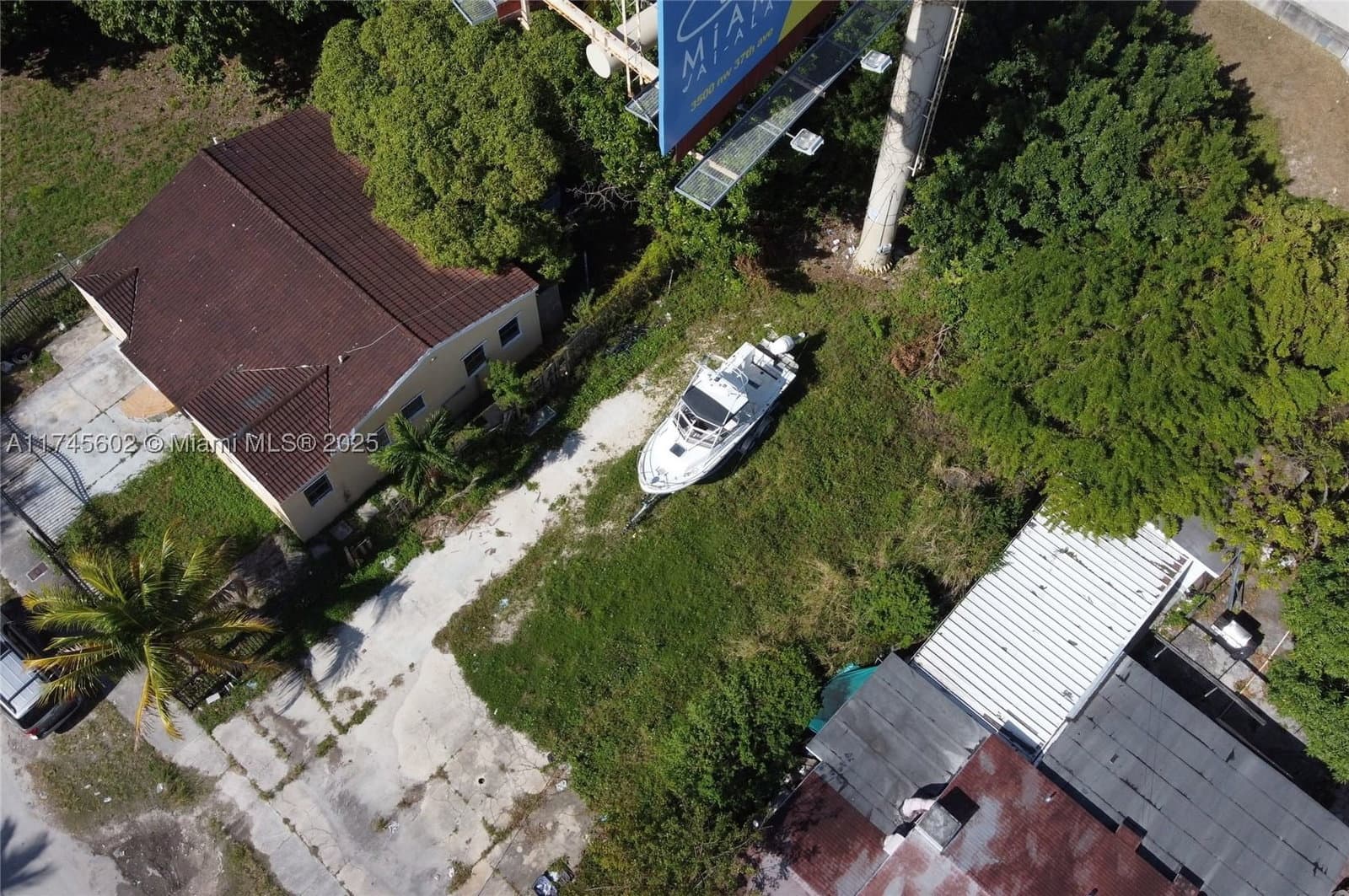 Mülk — 321 37th St, Miami, FL 33127