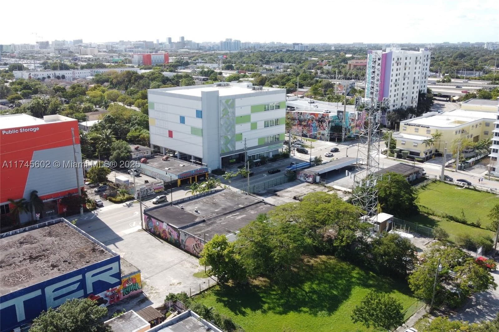 Mülk — 321 37th St, Miami, FL 33127