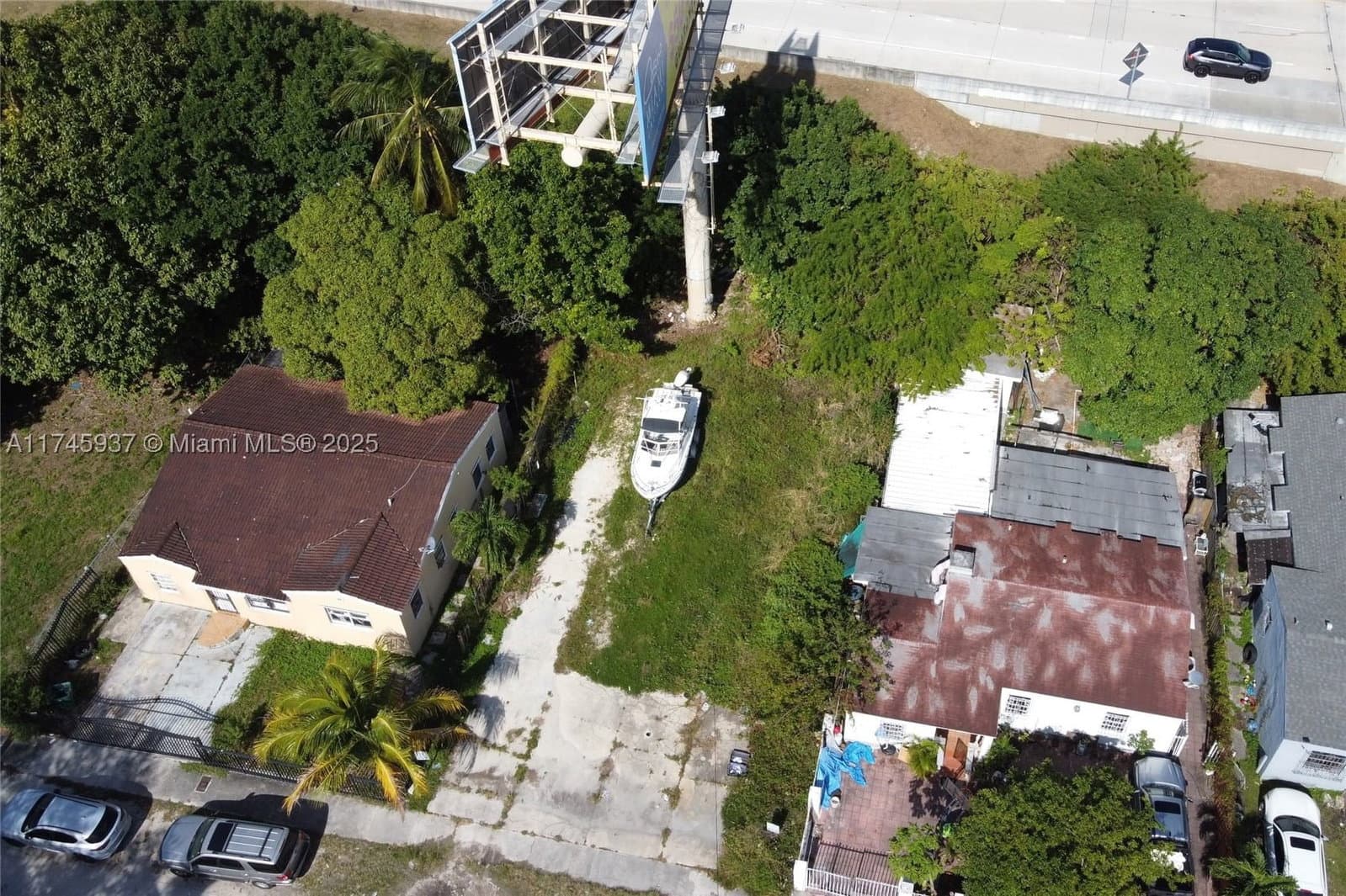 Mülk — 321 37th St, Miami, FL 33127