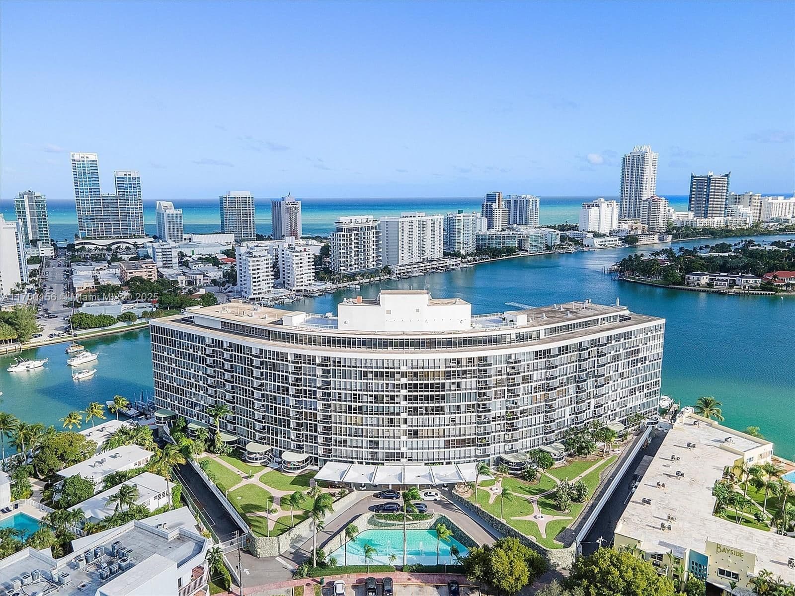 Condo — 900 Bay Dr #DS1/2, Miami Beach, FL 33141