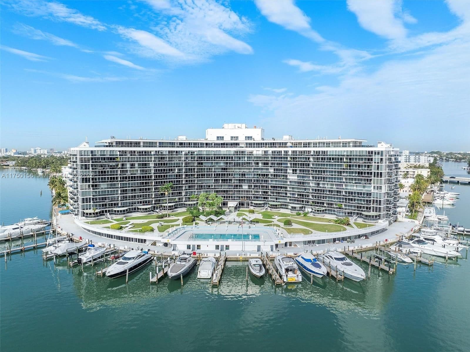 Condo — 900 Bay Dr #DS1/2, Miami Beach, FL 33141