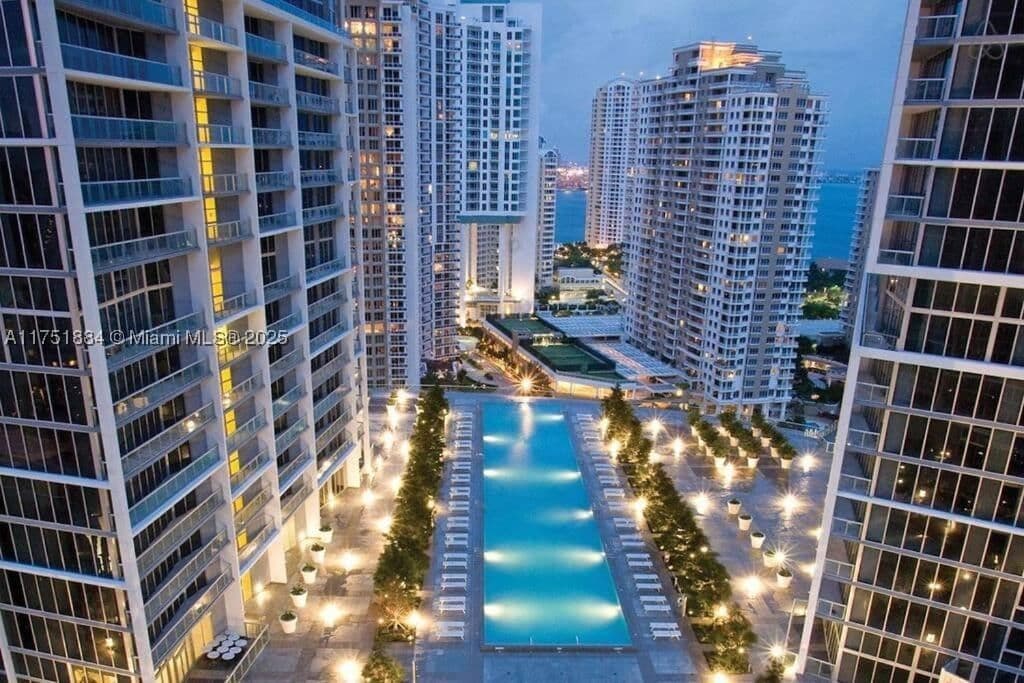 2+1 Condo — 465 Brickell Ave #2405, Miami, FL 33131