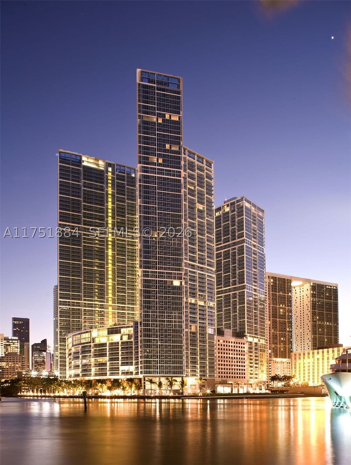 2+1 Condo — 465 Brickell Ave #2405, Miami, FL 33131