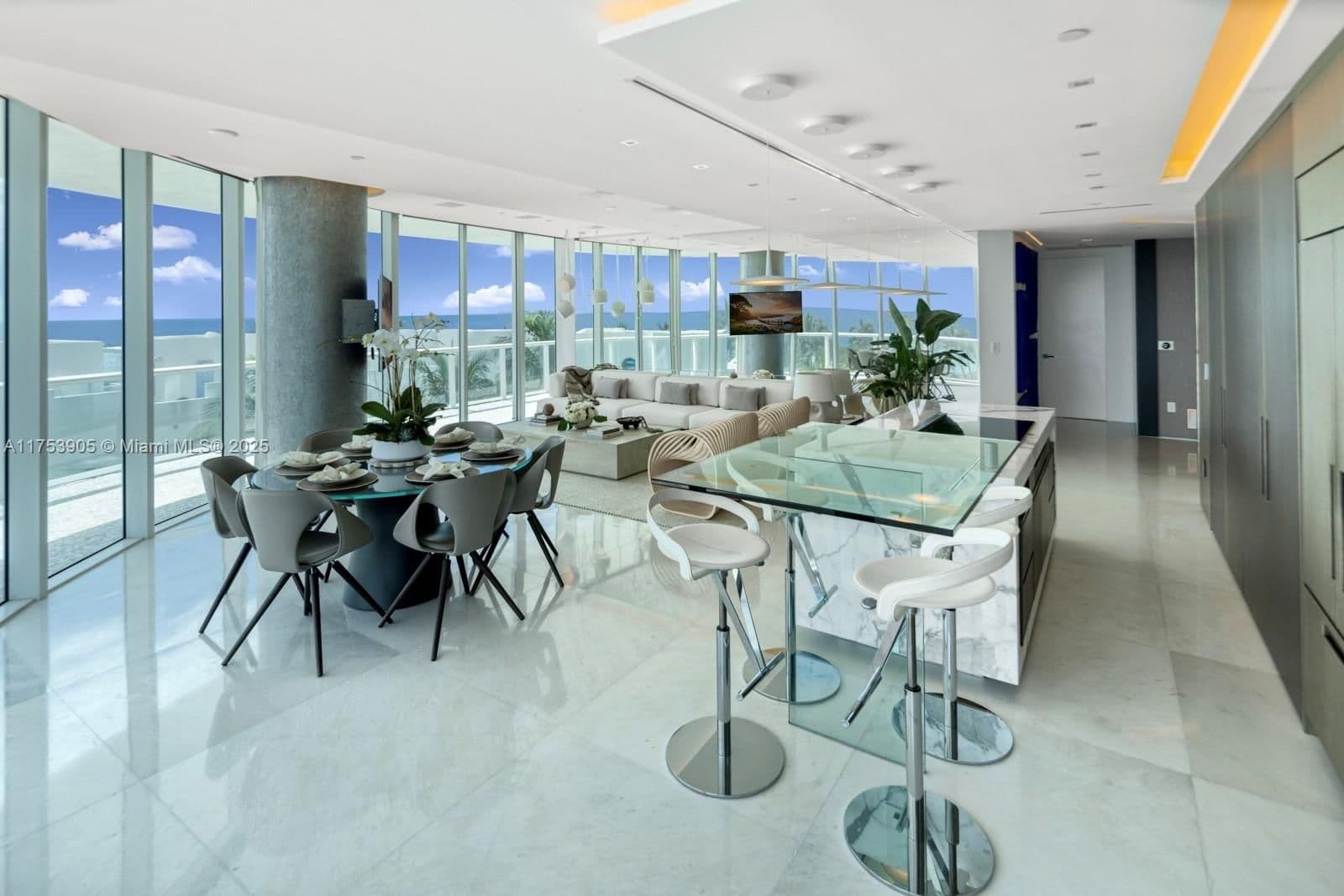 3-bedroom Condo — 100 Pointe Dr #606, Miami Beach, FL 33139