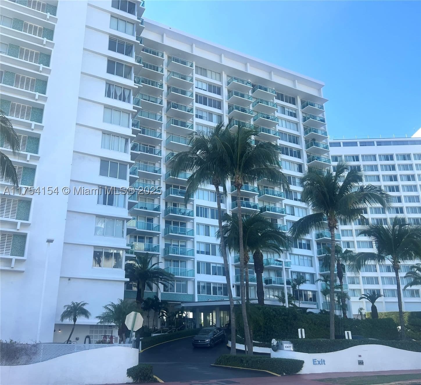 1-bedroom Condo — 1000 West Ave #908, Miami Beach, FL 33139