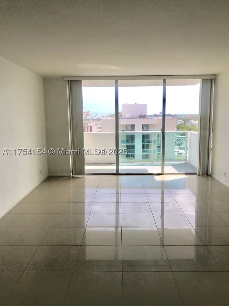 1-bedroom Condo — 1000 West Ave #908, Miami Beach, FL 33139