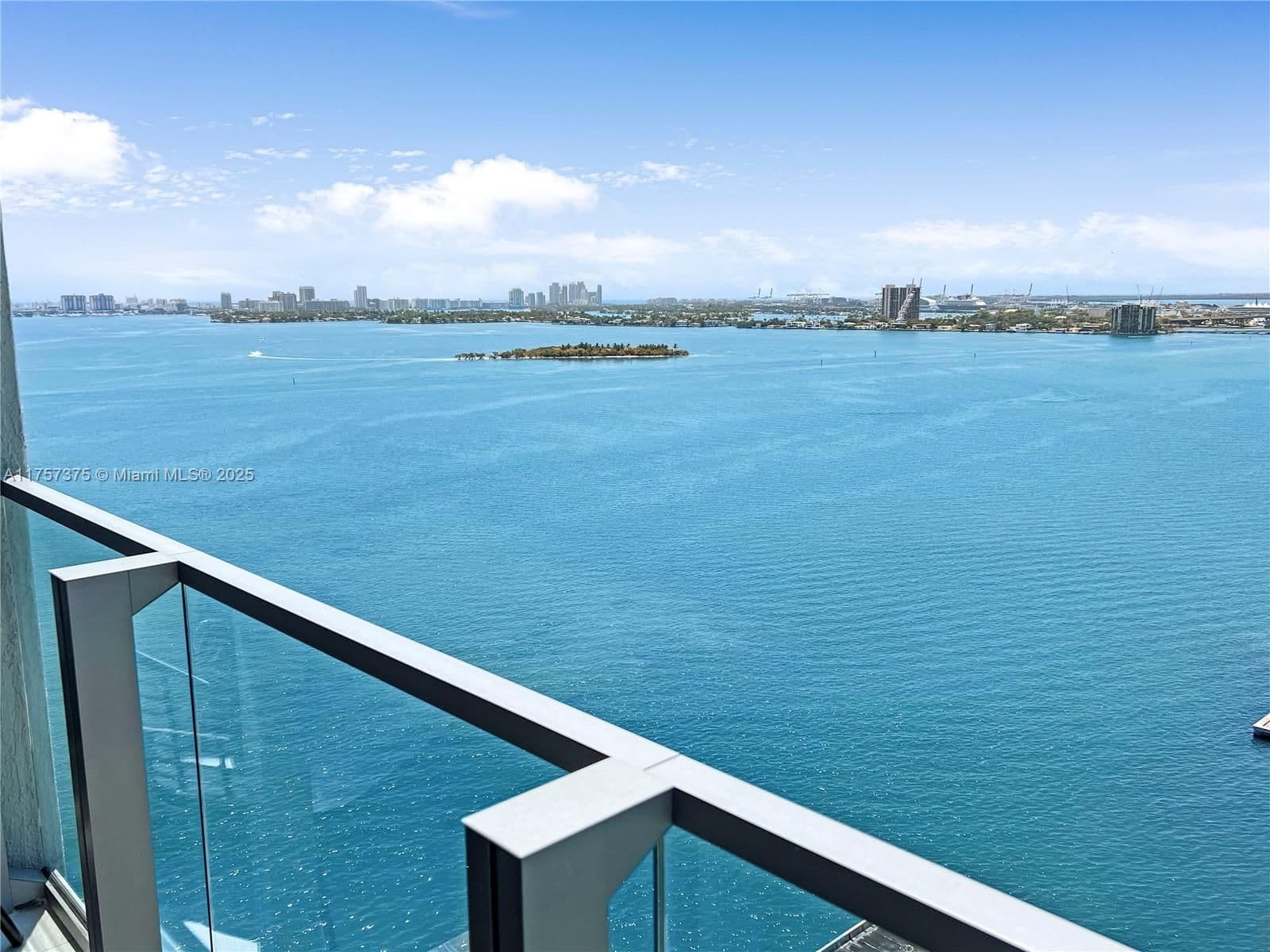 1+1 Condo — 2900 7th Ave #2008, Miami, FL 33137