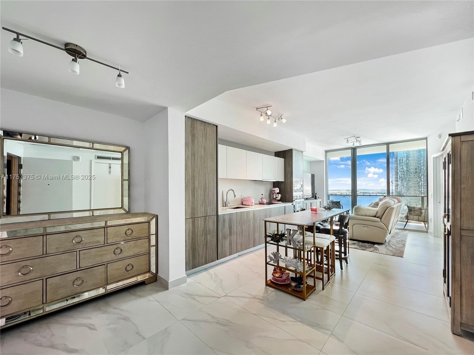 1+1 Condo — 2900 7th Ave #2008, Miami, FL 33137