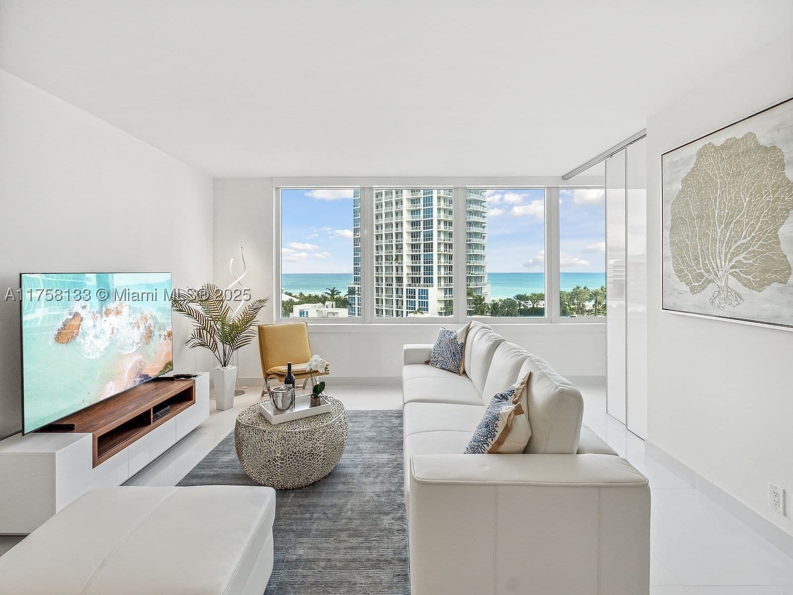 2+1 Condo — 400 Pointe Dr #906, Miami Beach, FL 33139