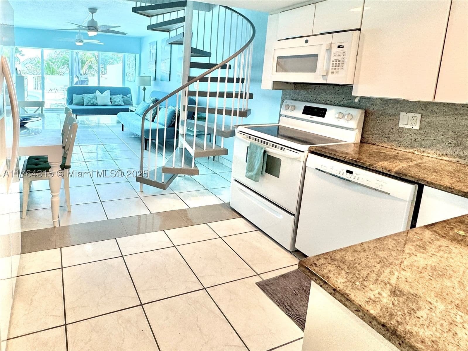 1+1 Condo — 5445 Collins Ave #TH-11, Miami Beach, FL 33140