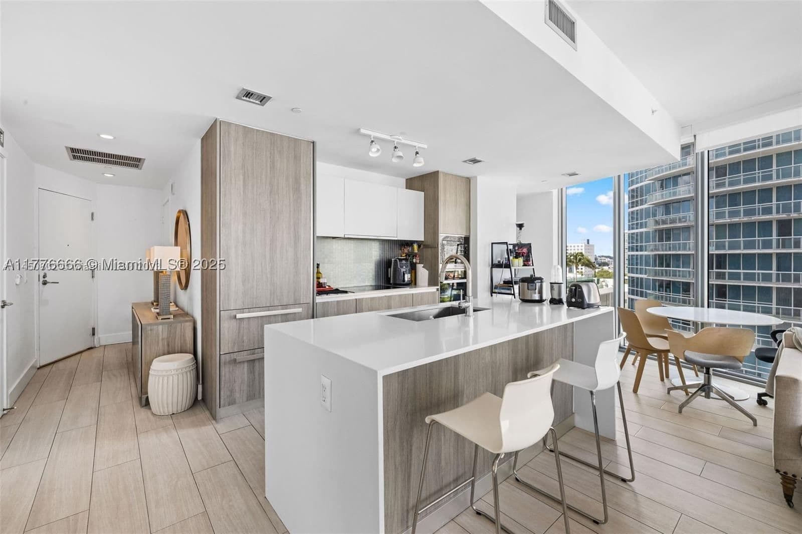 2+1 Condo — 2900 7th Ave #901, Miami, FL 33137