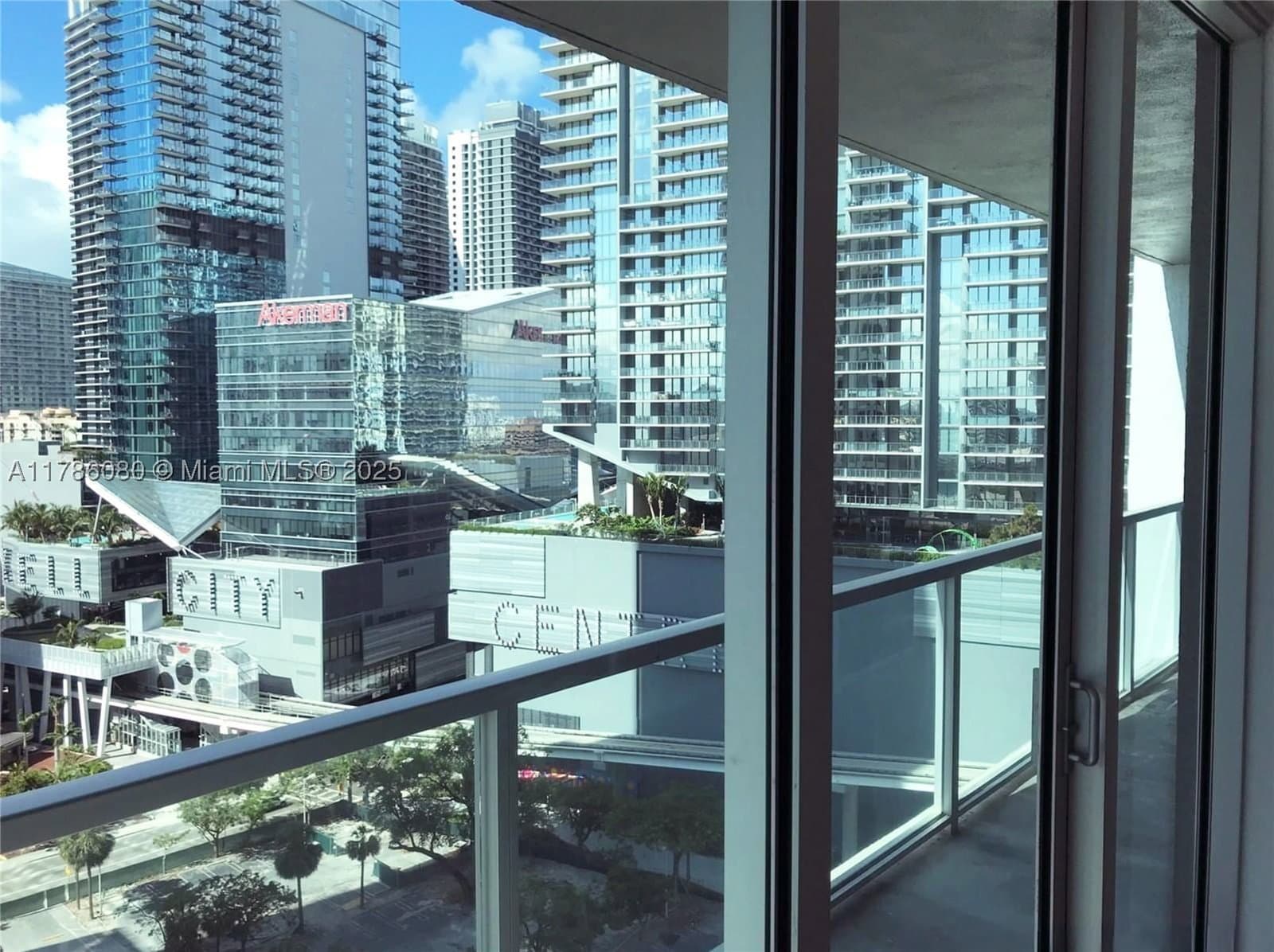 2+1 Condo — 55 6th St #1610, Miami, FL 33131