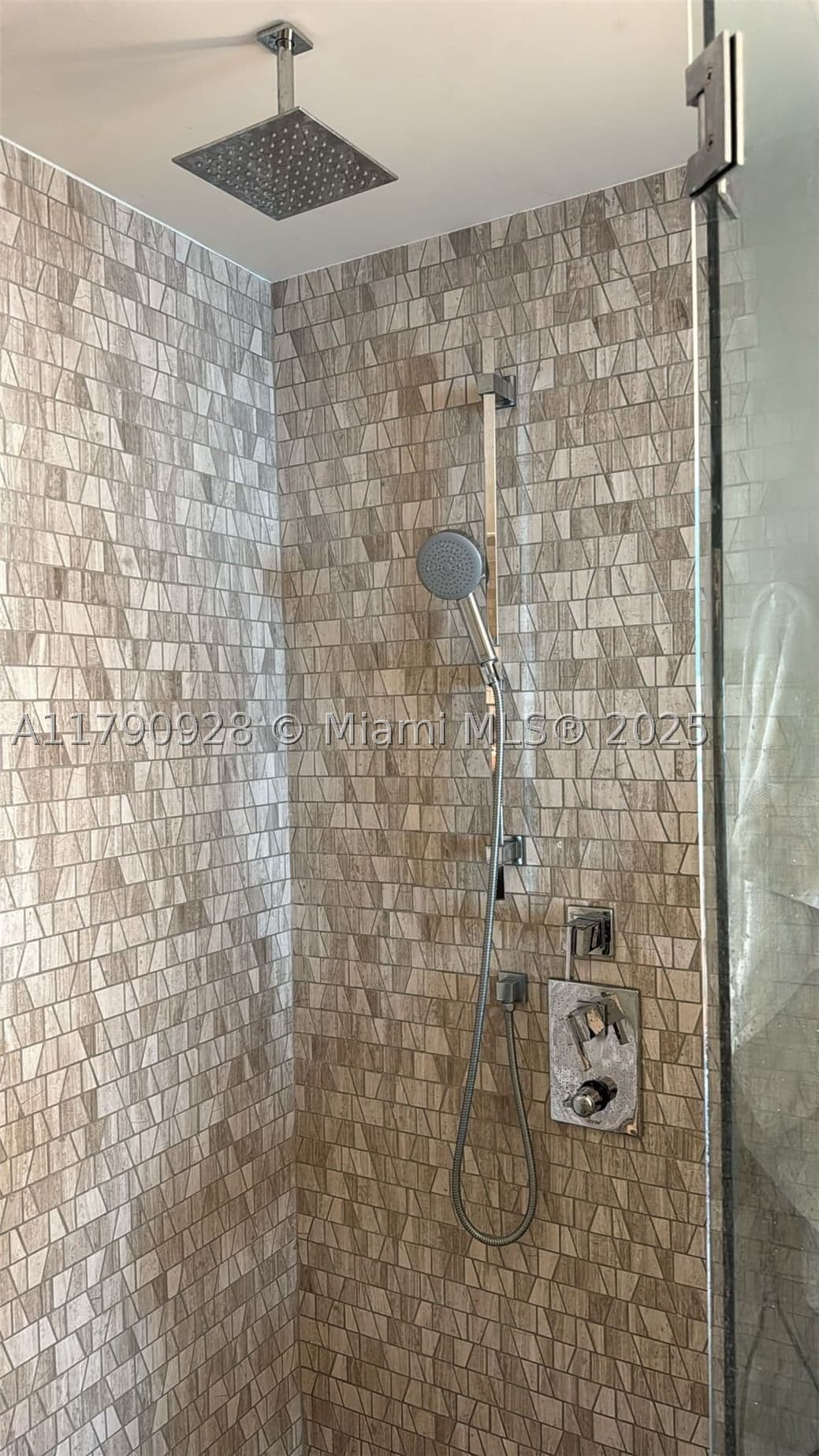 2+1 Condo — 88 7th St #810, Miami, FL 33130
