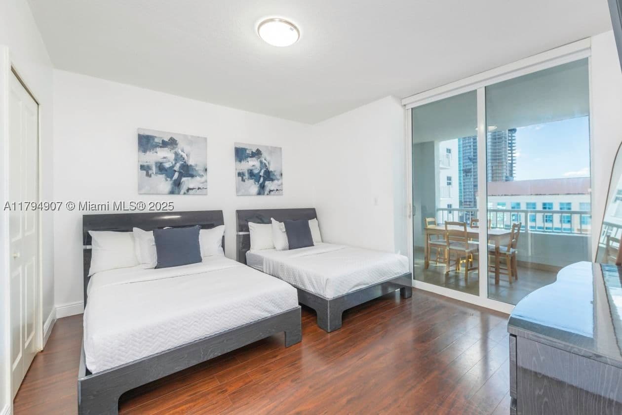 2+1 Condo — 170 14th St #1905, Miami, FL 33131