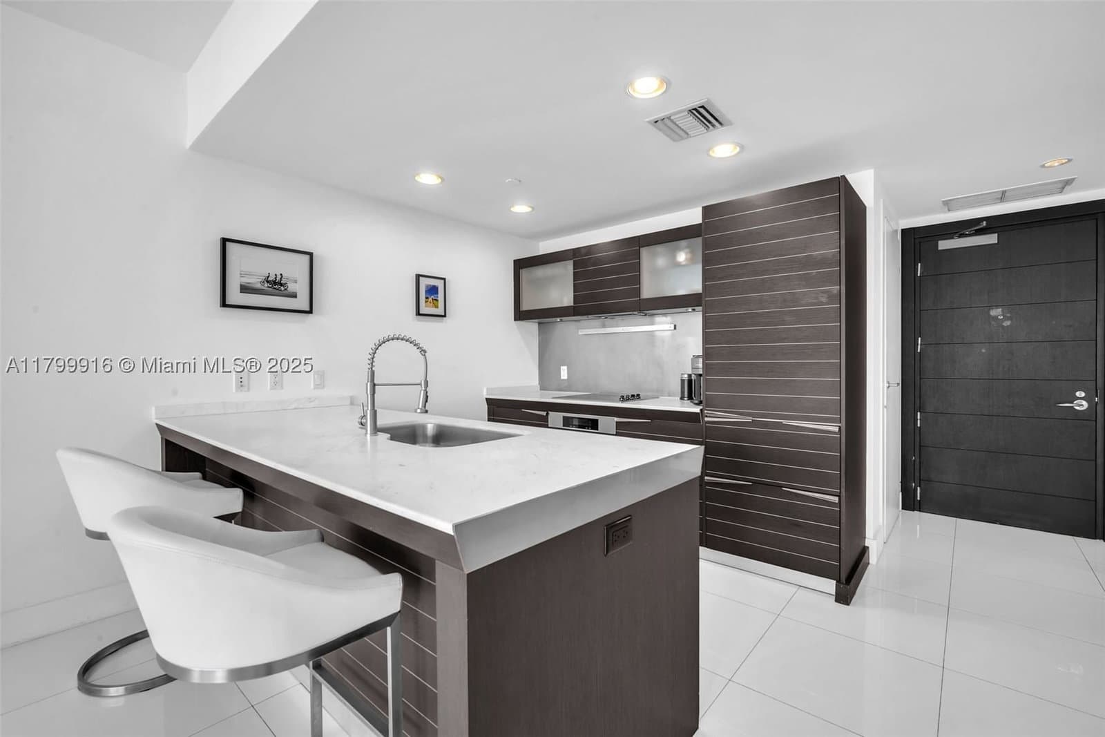 1-bedroom Condo — 200 Biscayne Boulevard Way #4012, Miami, FL 33131