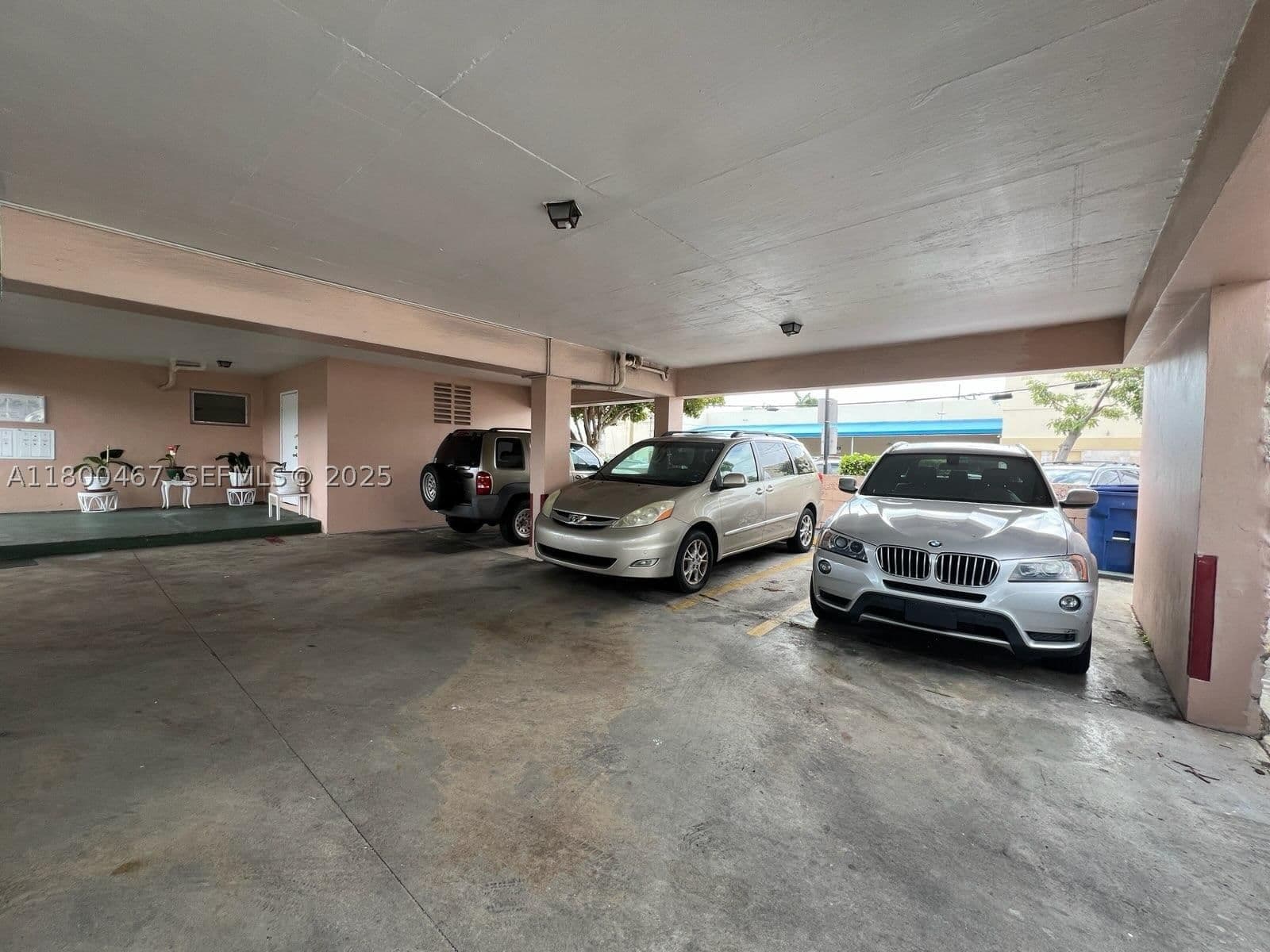 1-bedroom Condo — 7125 Dickens Ave #4, Miami Beach, FL 33141