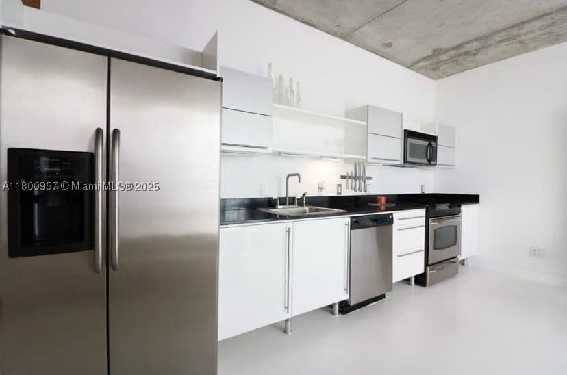 Condo — 690 1st Ct #1227, Miami, FL 33130
