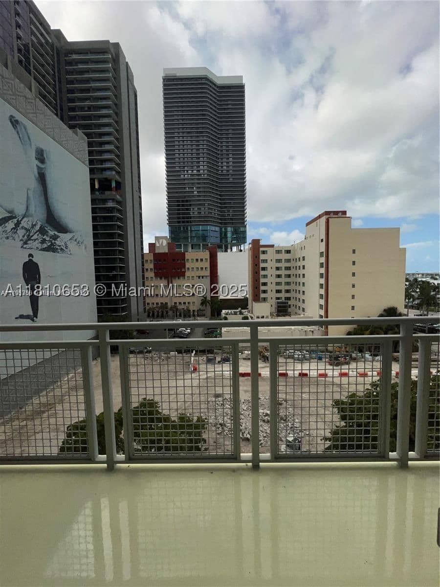 1-bedroom Condo — 244 Biscayne Blvd #643, Miami, FL 33132