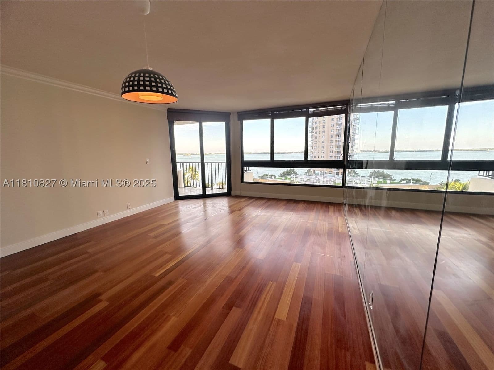 1-bedroom Condo — 520 Brickell Key Dr #A811, Miami, FL 33131