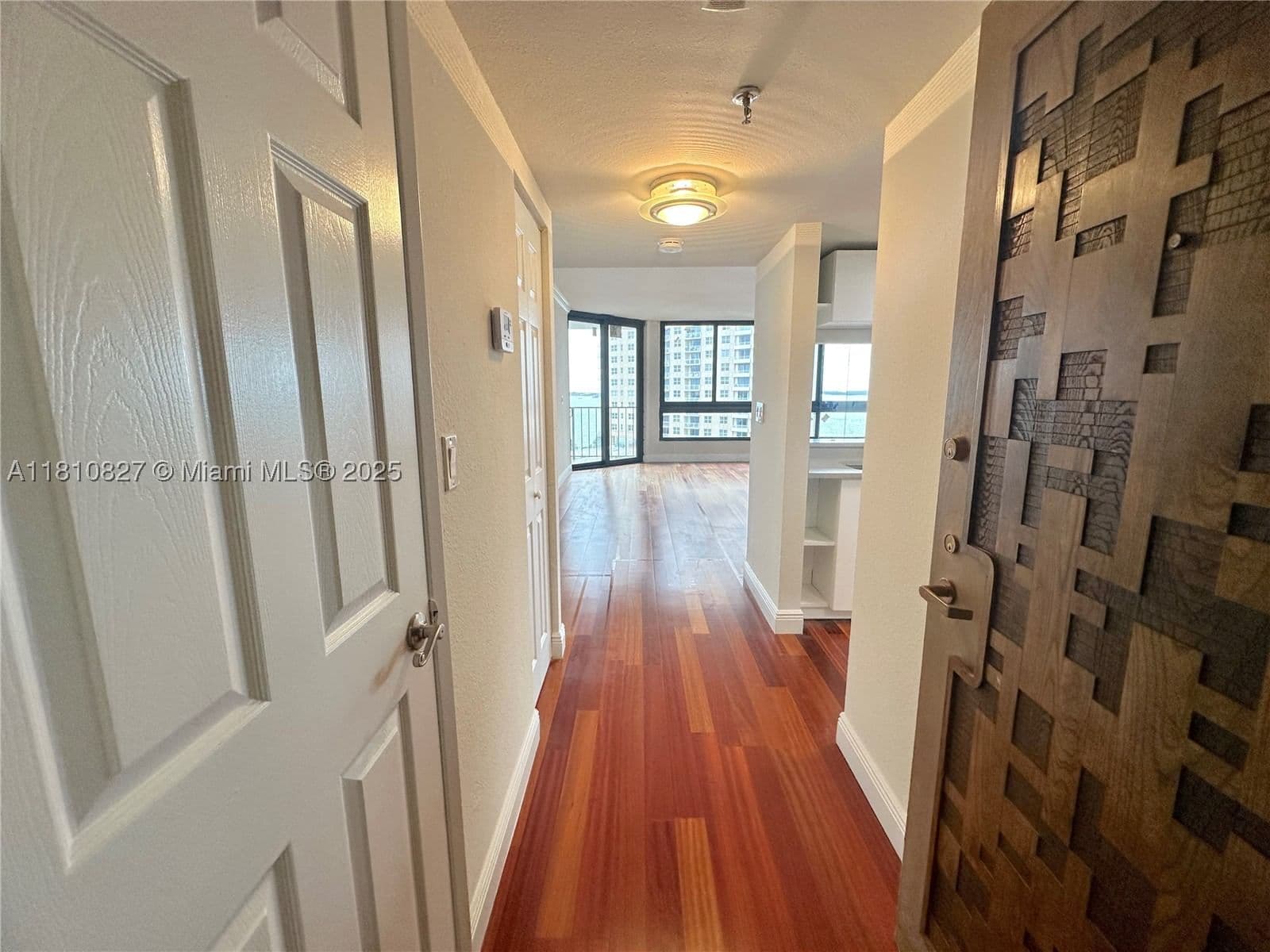 1-bedroom Condo — 520 Brickell Key Dr #A811, Miami, FL 33131