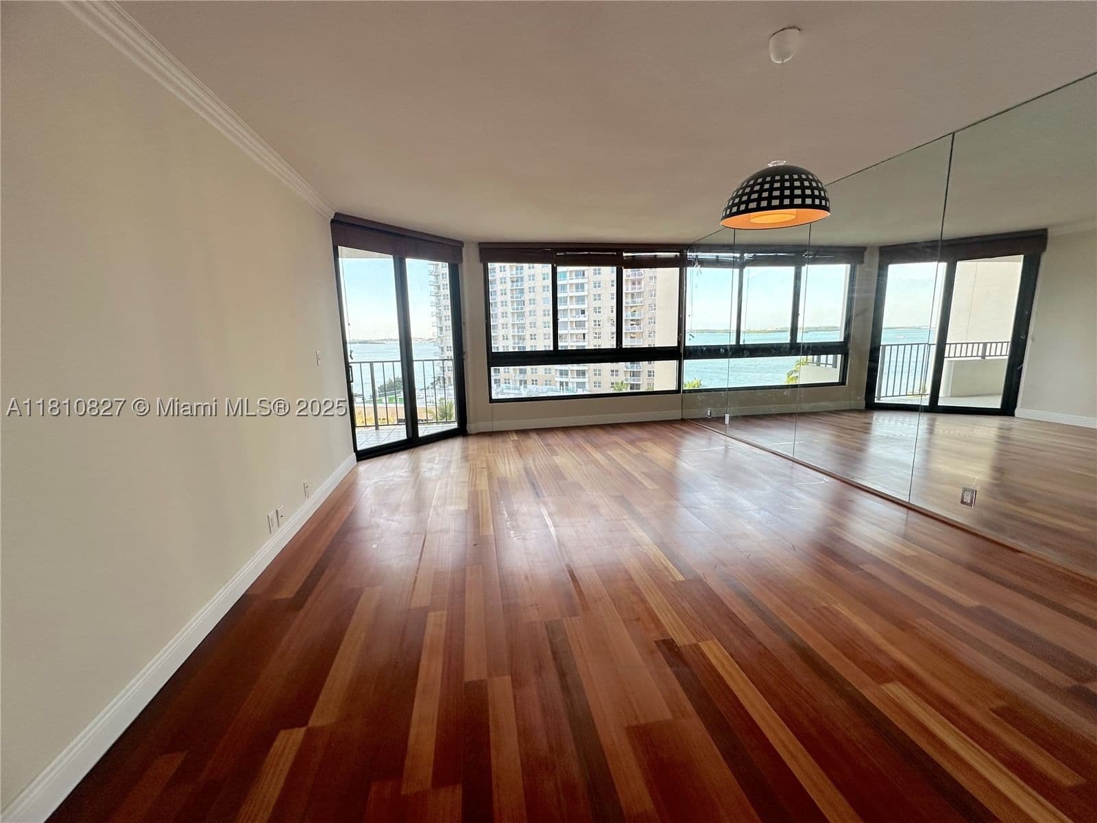1-bedroom Condo — 520 Brickell Key Dr #A811, Miami, FL 33131