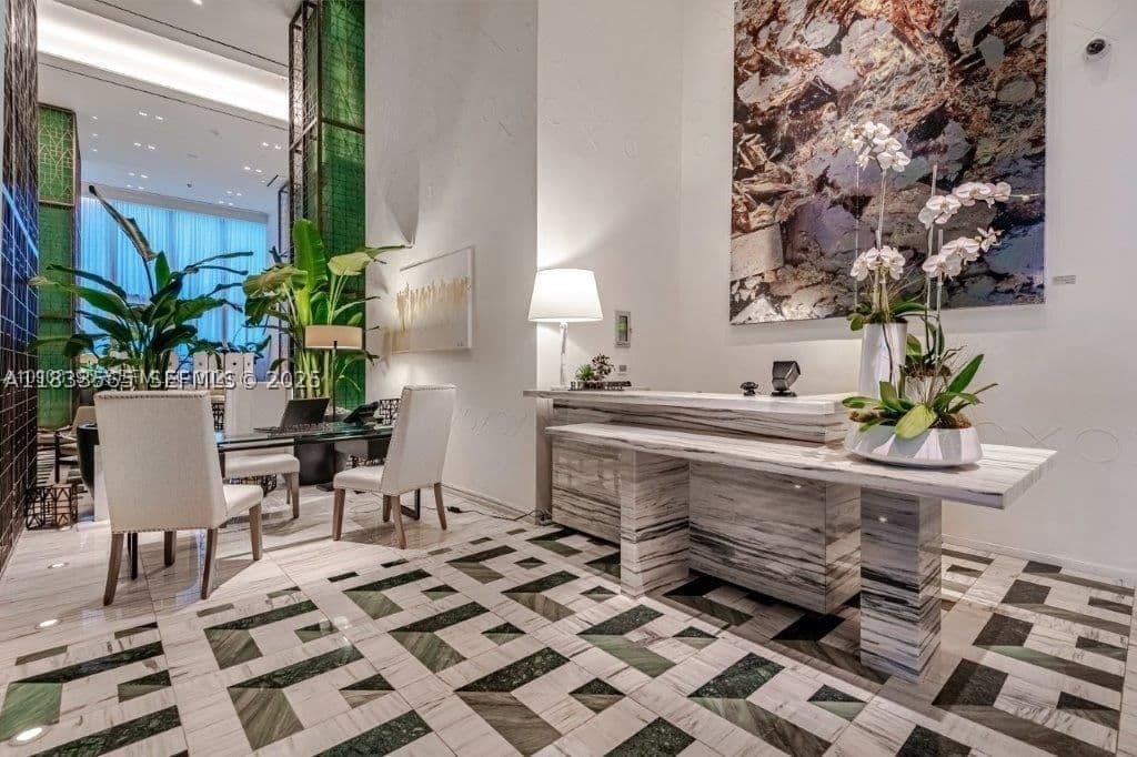 3-bedroom Condo — 801 Miami Ave #4204, Miami, FL 33130