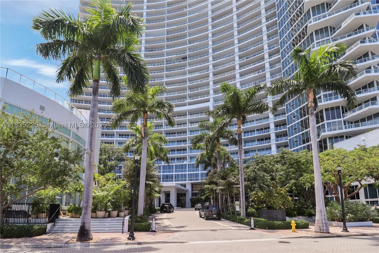 2+1 Condo — 2020 Bayshore Dr #2801, Miami, FL 33137