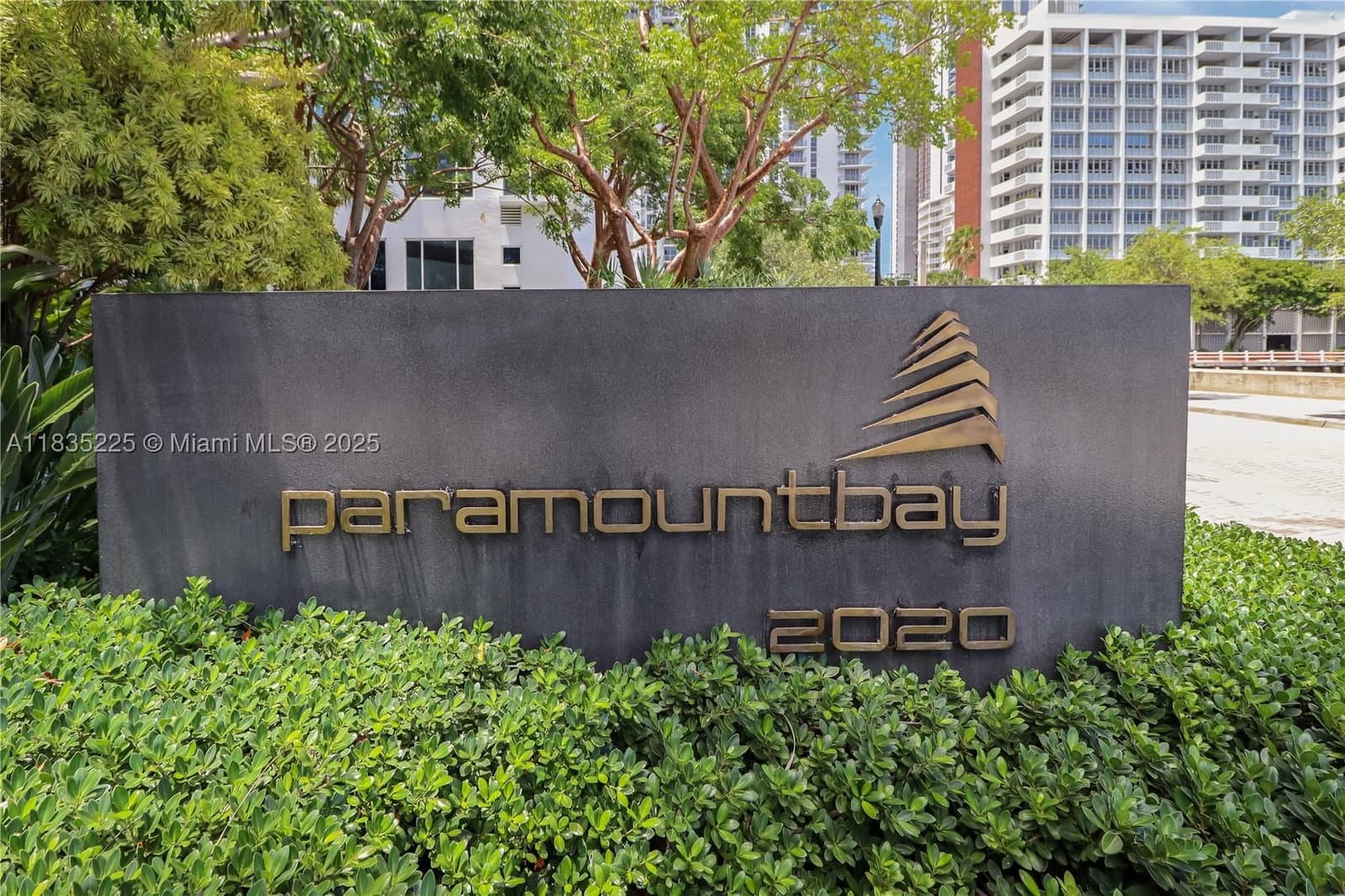 2+1 Condo — 2020 Bayshore Dr #2801, Miami, FL 33137