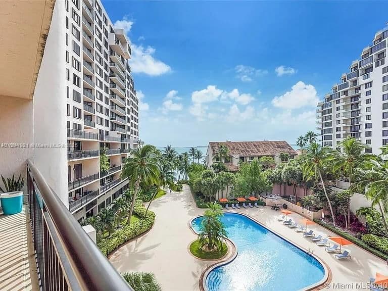1+1 Condo — 540 Brickell Key Dr #603, Miami, FL 33131