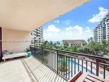 1-bedroom Condo — 540 Brickell Key Dr #603, Miami, FL 33131