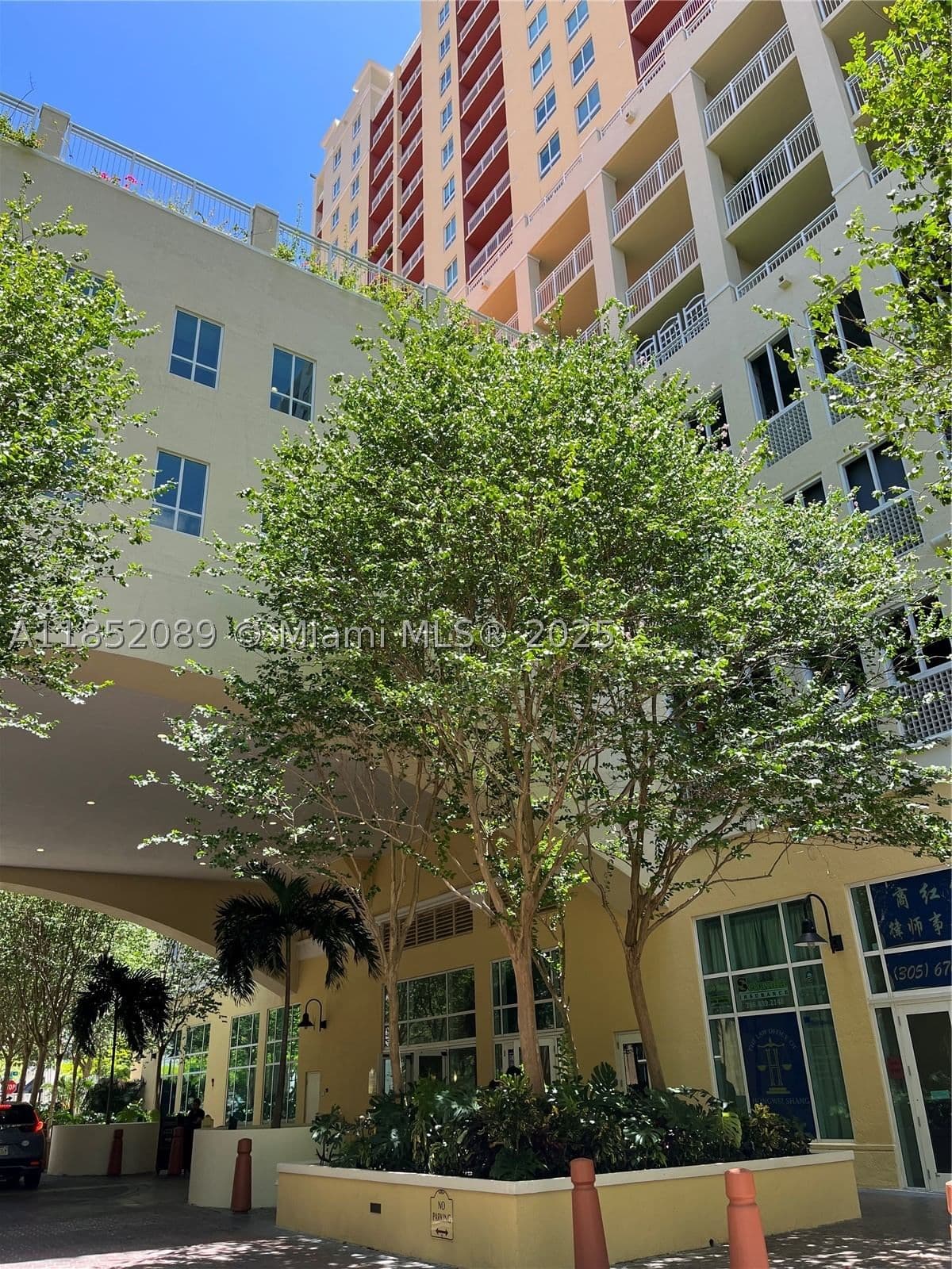 Condo — 7350 SW 89Th STREET #Suite 100, Miami, FL 33158