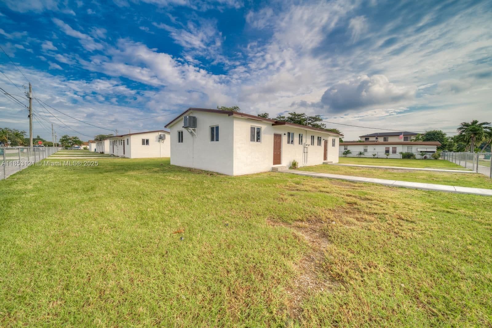 3-bedroom Property — 17715 103rd Ave #17715, Miami, FL 33157