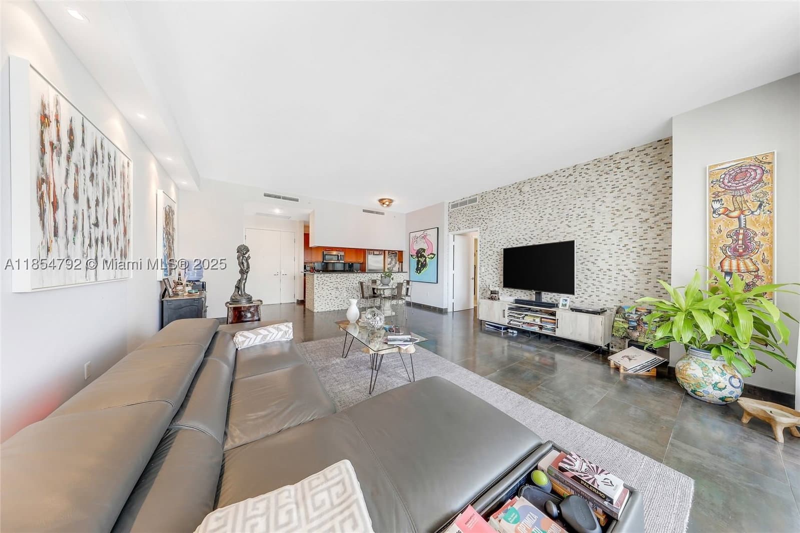 1+1 Condo — 901 Brickell Key Blvd #3002, Miami, FL 33131