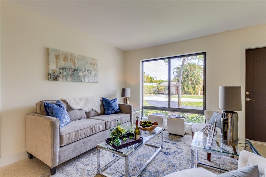 1-bedroom Condo — 2899 Collins Ave #1420, Miami Beach, FL 33140
