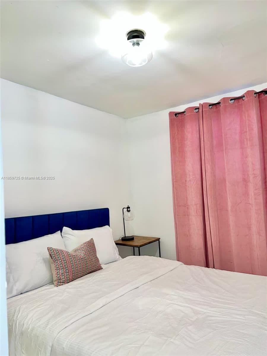 2-bedroom Property — 2701 24th Ct #R, Miami, FL 33142