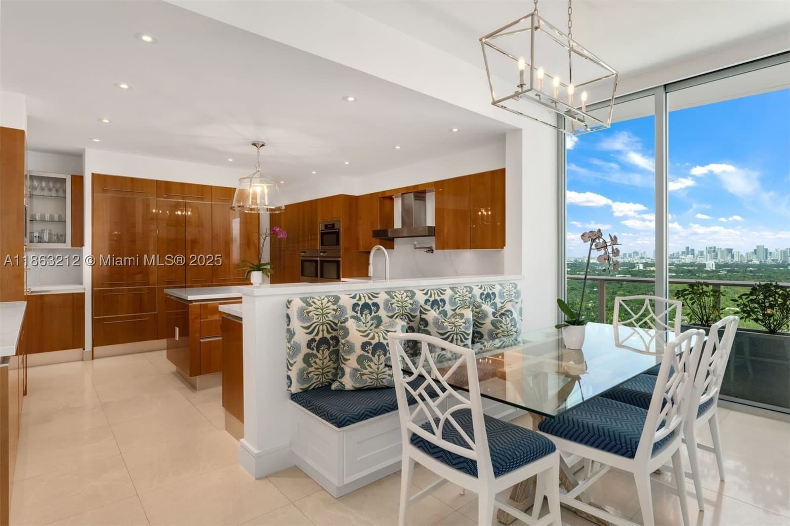 3-bedroom Condo — 2627 Bayshore Dr #2801, Miami, FL 33133