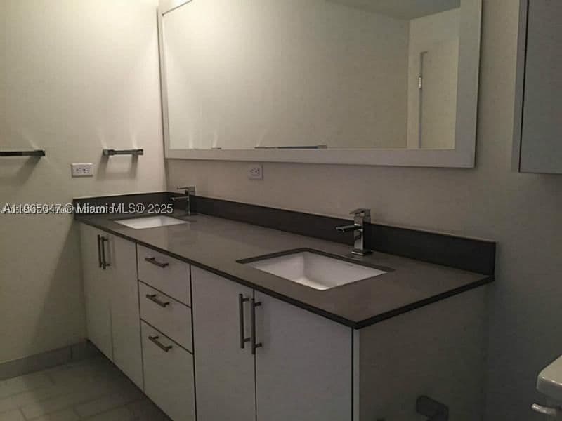 1+1 Condo — 999 1st Ave #1809, Miami, FL 33130