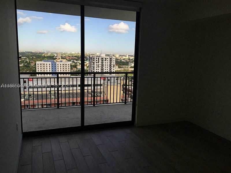 1+1 Condo — 999 1st Ave #1809, Miami, FL 33130